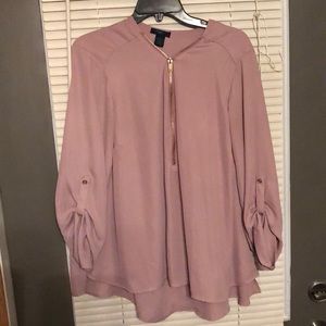 Adorable blush zipper top!